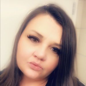 Meet your Posher, Carrie